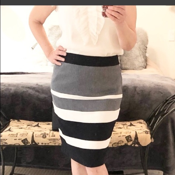 SzM Cleo striped knit blend skirt has stretch - Picture 1 of 5